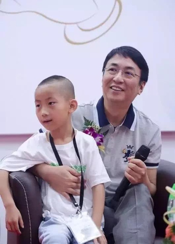 Đại thiếu gia Hong Kong: Thề cả đời không kết hôn, thuê người đẻ mướn để tranh tài sản-9