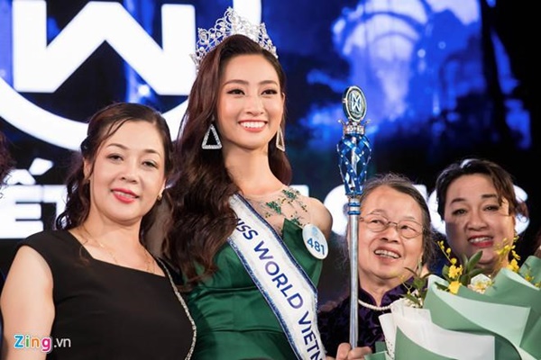 Gia thế khủng của Hoa hậu Lương Thùy Linh: Mẹ làm giám đốc kho bạc-1