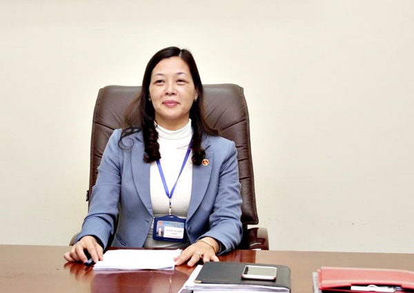 Bất ngờ với chức vụ khủng và dung mạo đời thường phúc hậu, quý phái của mẹ tân Hoa hậu thế giới Việt Nam - Lương Thùy Linh-5