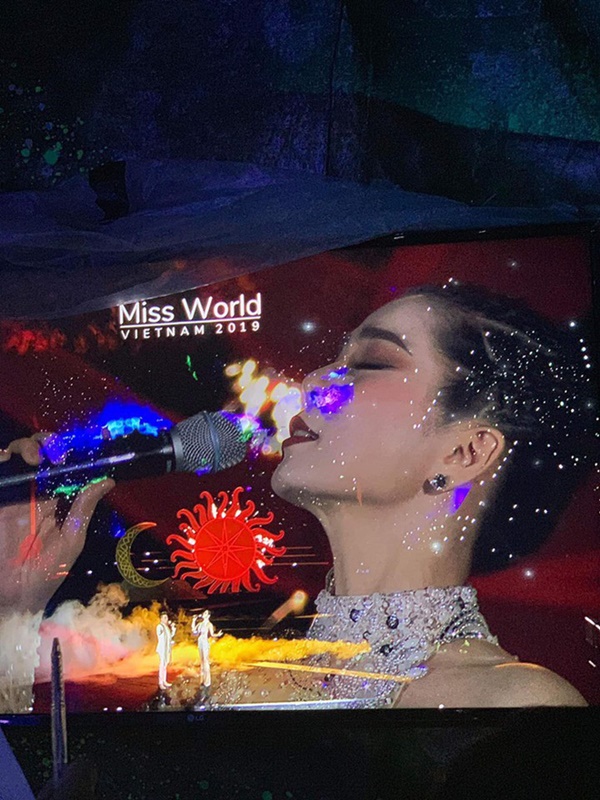 Bị chỉ trích chiếm sóng” chung kết Hoa hậu, Lệ Quyên giãi bày: Tôi áp lực vì đảm nhận trọng trách lớn-2