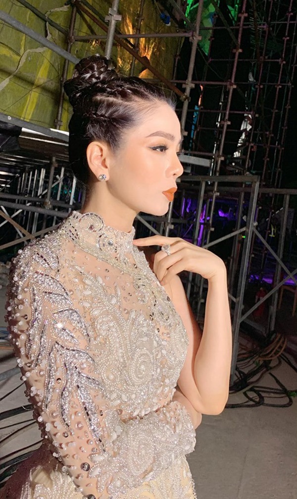 Bị chỉ trích chiếm sóng” chung kết Hoa hậu, Lệ Quyên giãi bày: Tôi áp lực vì đảm nhận trọng trách lớn-3