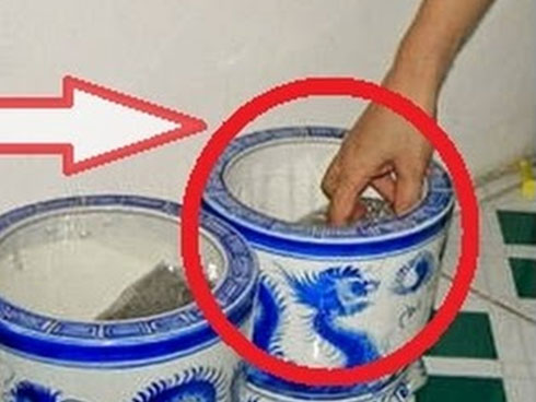 Phát hoảng cảnh tranh ăn với cô hồn tháng 7-1