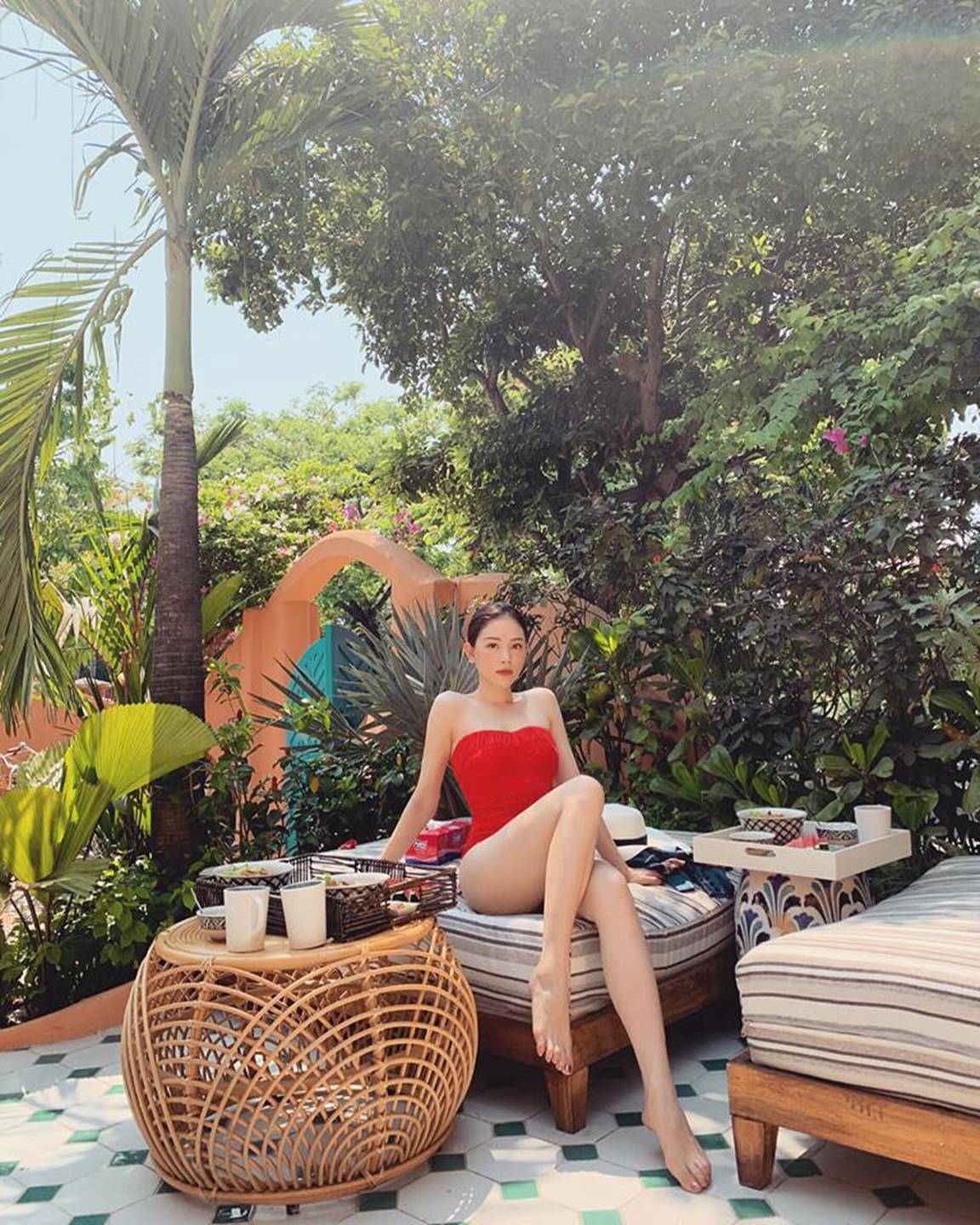 Cuộc sống sang chảnh của ngọc nữ 9X được dân mạng đồn là bạn gái mới của Phillip Nguyễn - em chồng Hà Tăng-11