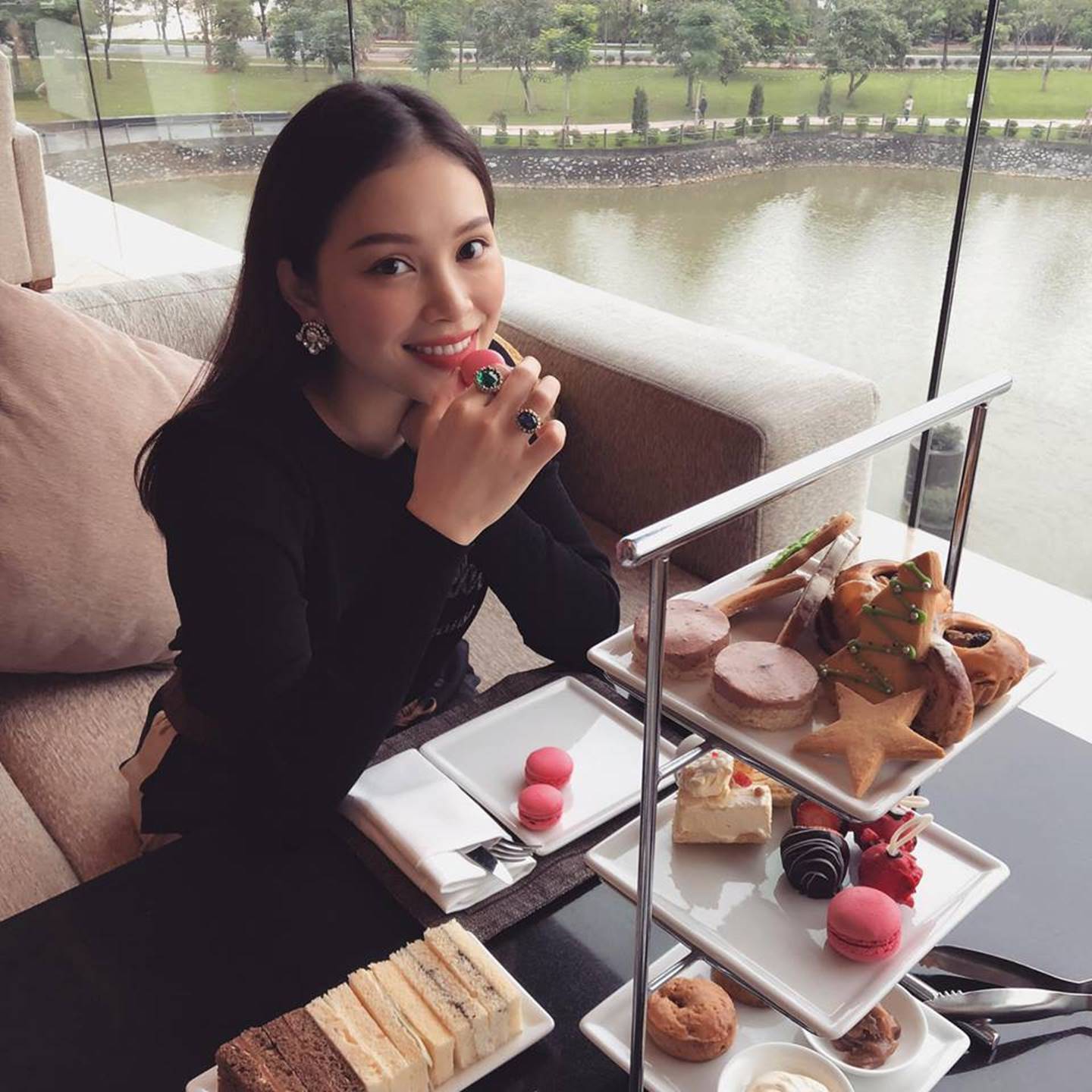 Cuộc sống sang chảnh của ngọc nữ 9X được dân mạng đồn là bạn gái mới của Phillip Nguyễn - em chồng Hà Tăng-13