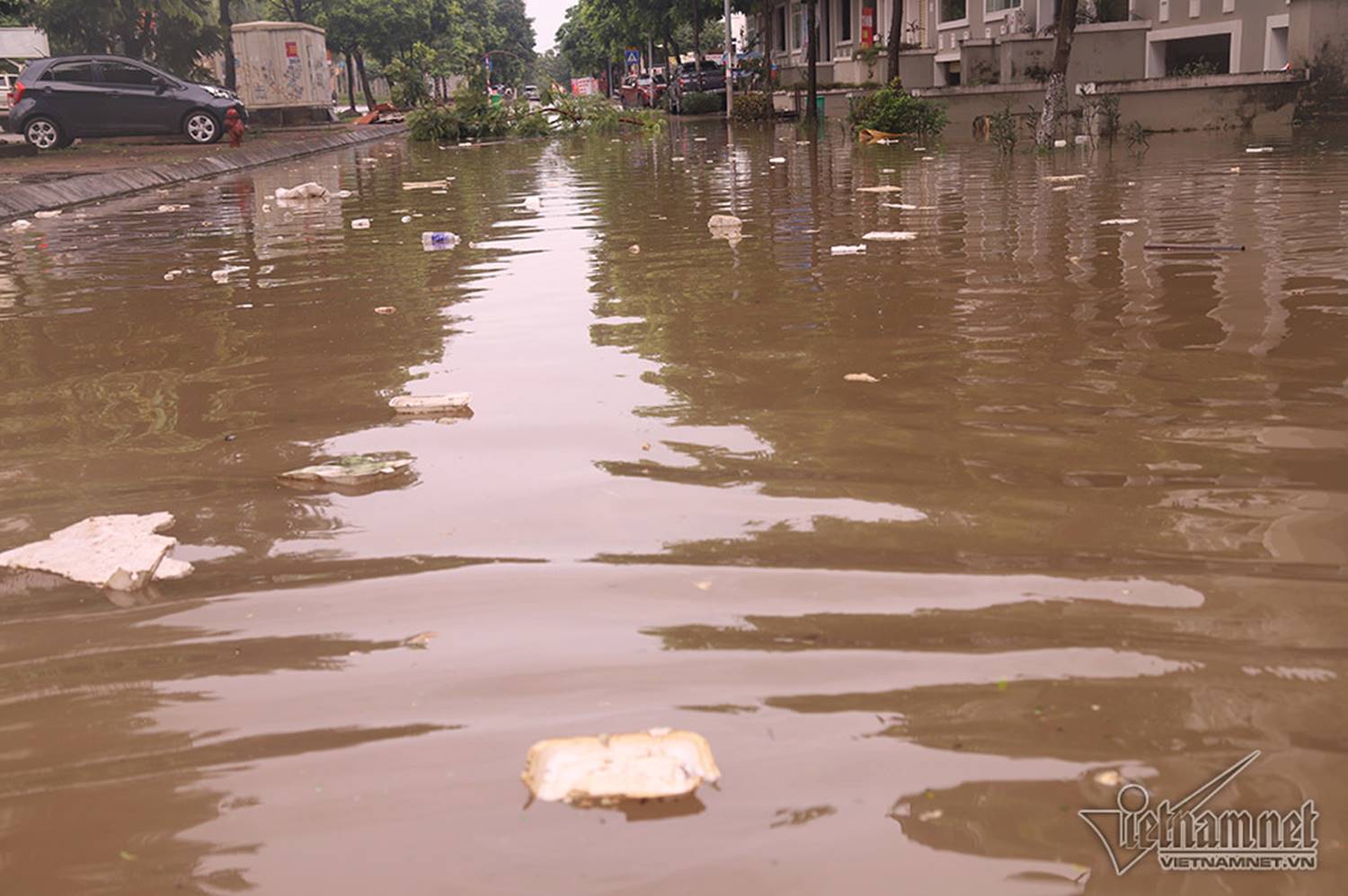 Biển nước bao vây khu biệt thự triệu đô ở Hà Nội-6