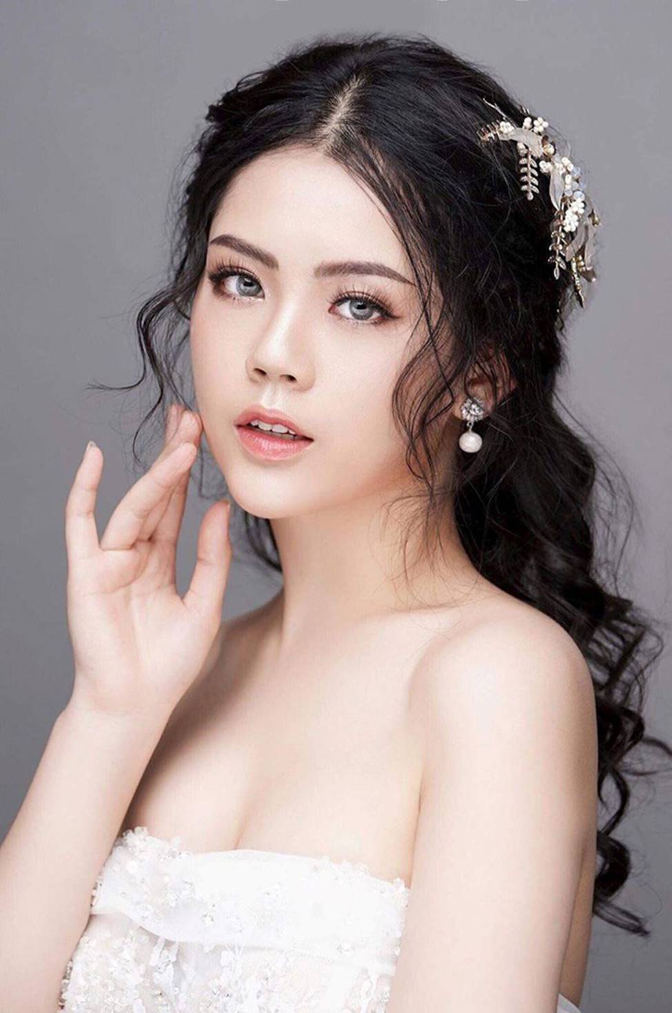 Dàn hot girl ĐH Ngoại thương xinh như hoa hậu Lương Thùy Linh-11