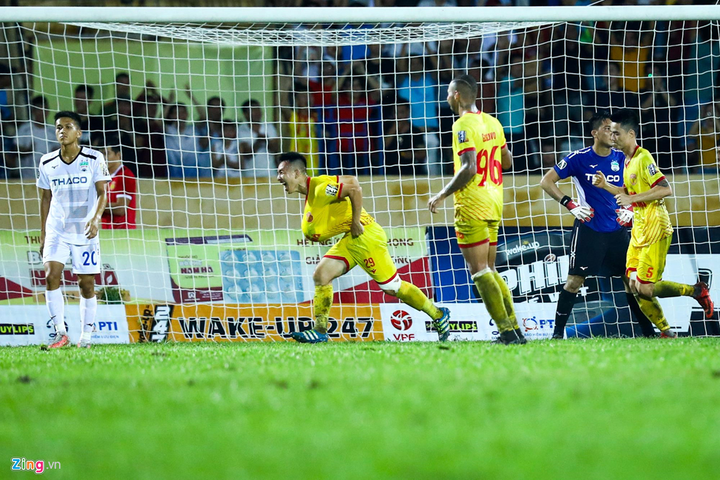 Cầu thủ HAGL to tiếng trước khi mất điểm ở phút bù giờ thứ 4-6