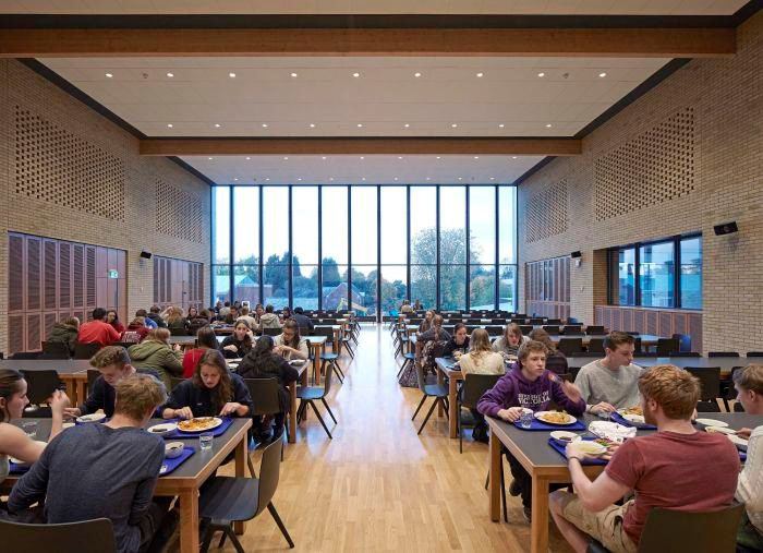 Học phí đắt đỏ, sinh viên Mỹ nhịn đói, bỏ bữa để có tiền trang trải-3