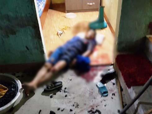 Cay mắt cảnh người cha lén dúi tiền vào tay con lúc ngủ: Cha không bao giờ cho trước mặt. Lúc thì kẹp ngón chân, khi thì lén để túi quần-4