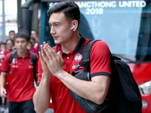 Yến Xuân hộ tống bố và em gái chồng tương lai tới cổ vũ Văn Lâm, nhưng niềm vui không được trọn vẹn-2