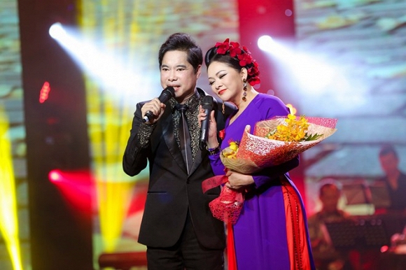 Bị đồn yêu cả nam lẫn nữ, ông hoàng nhạc sến Ngọc Sơn chỉ thừa nhận yêu thầm duy nhất người phụ nữ này-2