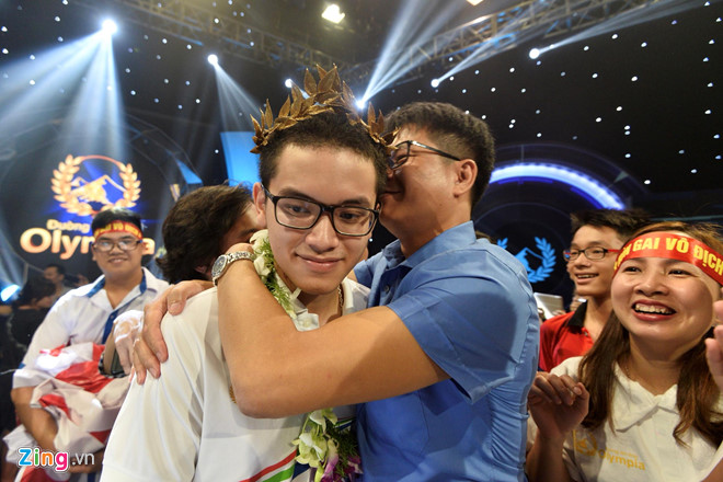 Dân mạng đào lại clip tính nhẩm ‘như siêu nhân’ của quán quân Olympia-1