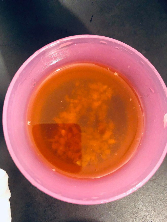 Vợ yêu phục vụ tận miệng thế này, bảo sao Công Vinh không bao giờ ăn phở!-4