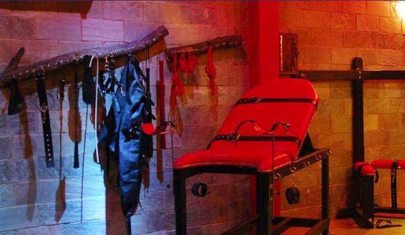 Choáng với nhà nghỉ tình dục 50 sắc thái đáp ứng mọi nhu cầu thầm kín của khách-2