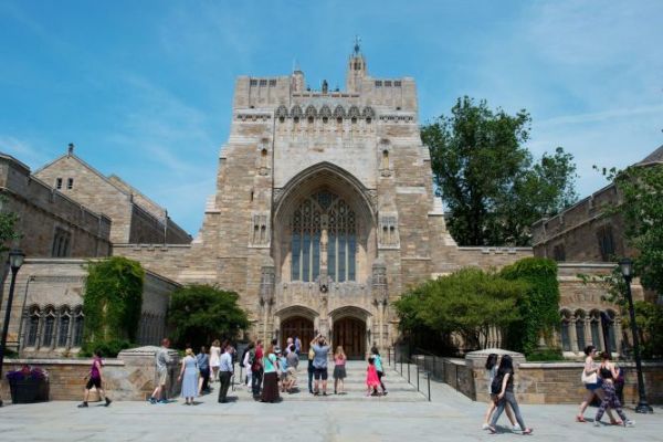 Top 20 trường đại học trên thế giới có sinh viên tốt nghiệp siêu giàu-2