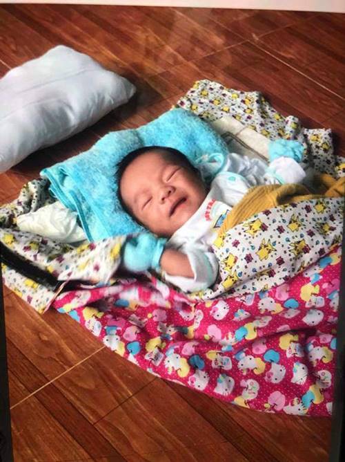 Vợ qua đời khi con mới gần chục ngày tuổi, câu nói của người chồng khiến tất cả xót xa-1