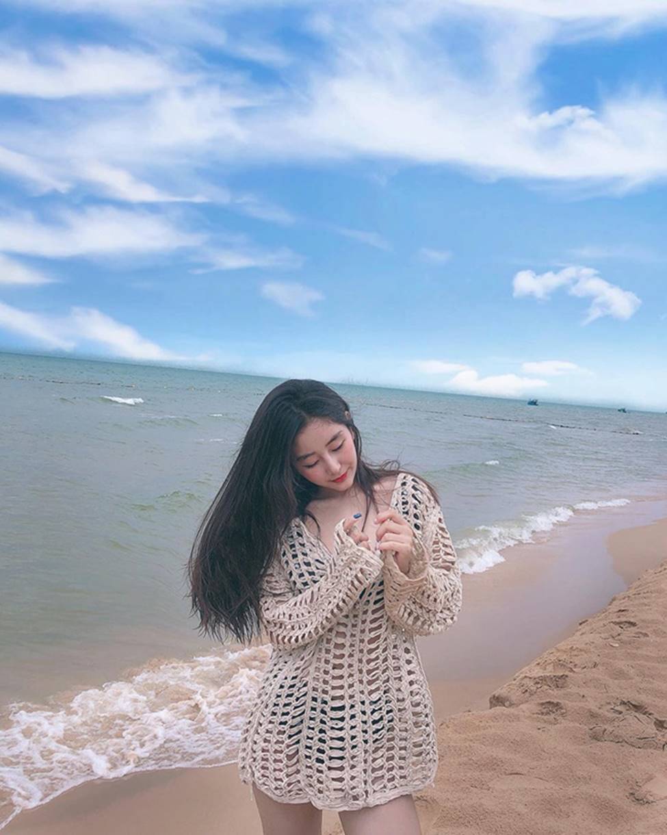 Mặc cho scandal điểm thi đại học thấp, hot girl Sài thành vẫn đăng ảnh gợi cảm thả thính-8