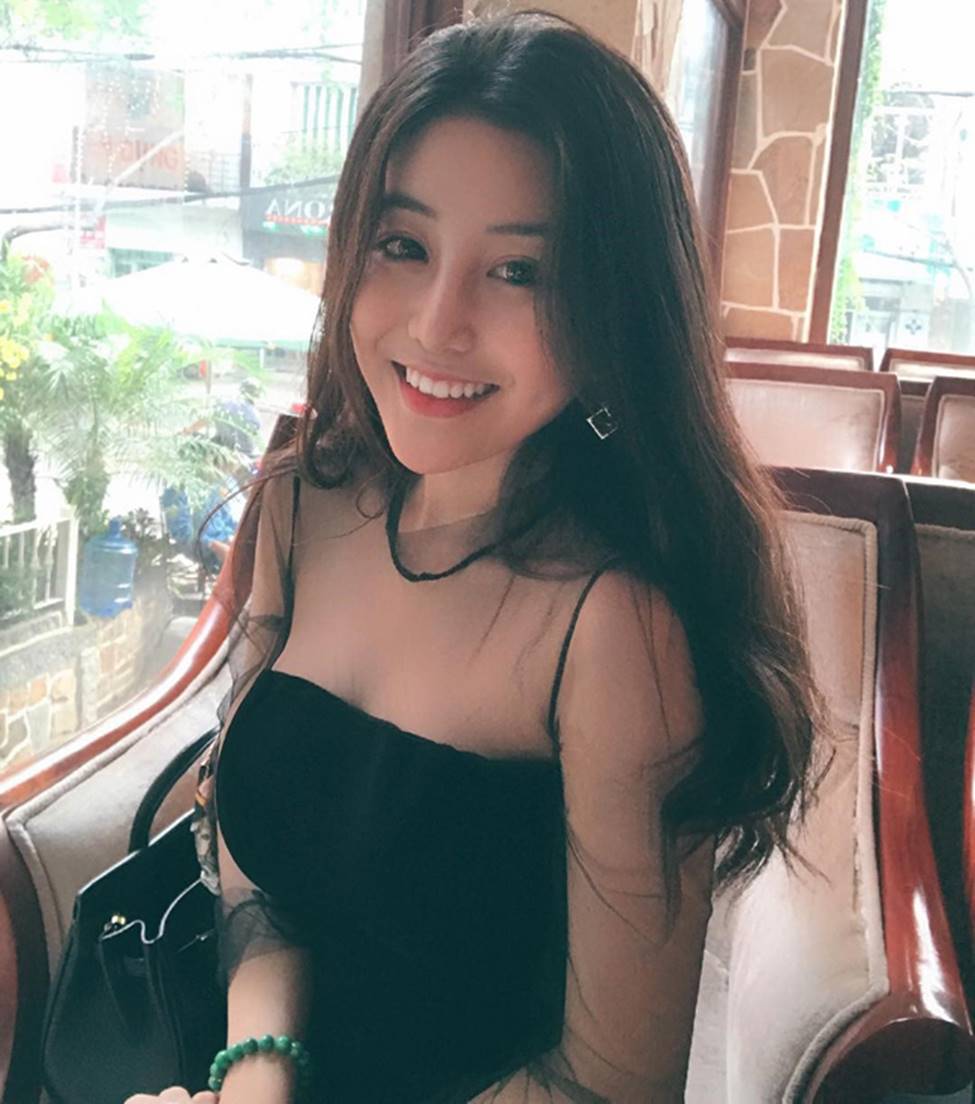 Mặc cho scandal điểm thi đại học thấp, hot girl Sài thành vẫn đăng ảnh gợi cảm thả thính-15