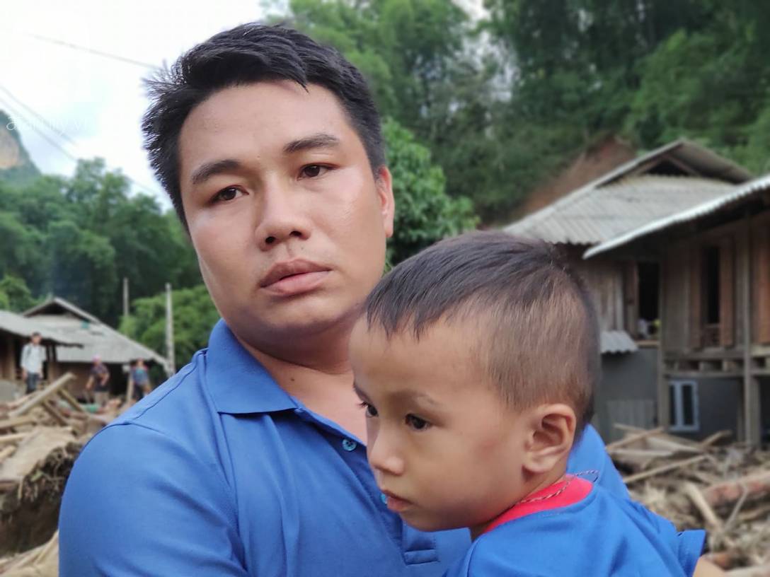 Ám ảnh tiếng khóc nghẹn của người dân vùng lũ, 12 người vẫn chưa trở về nhà: Con tôi còn nhưng bố mẹ bị nước cuốn cả rồi-7