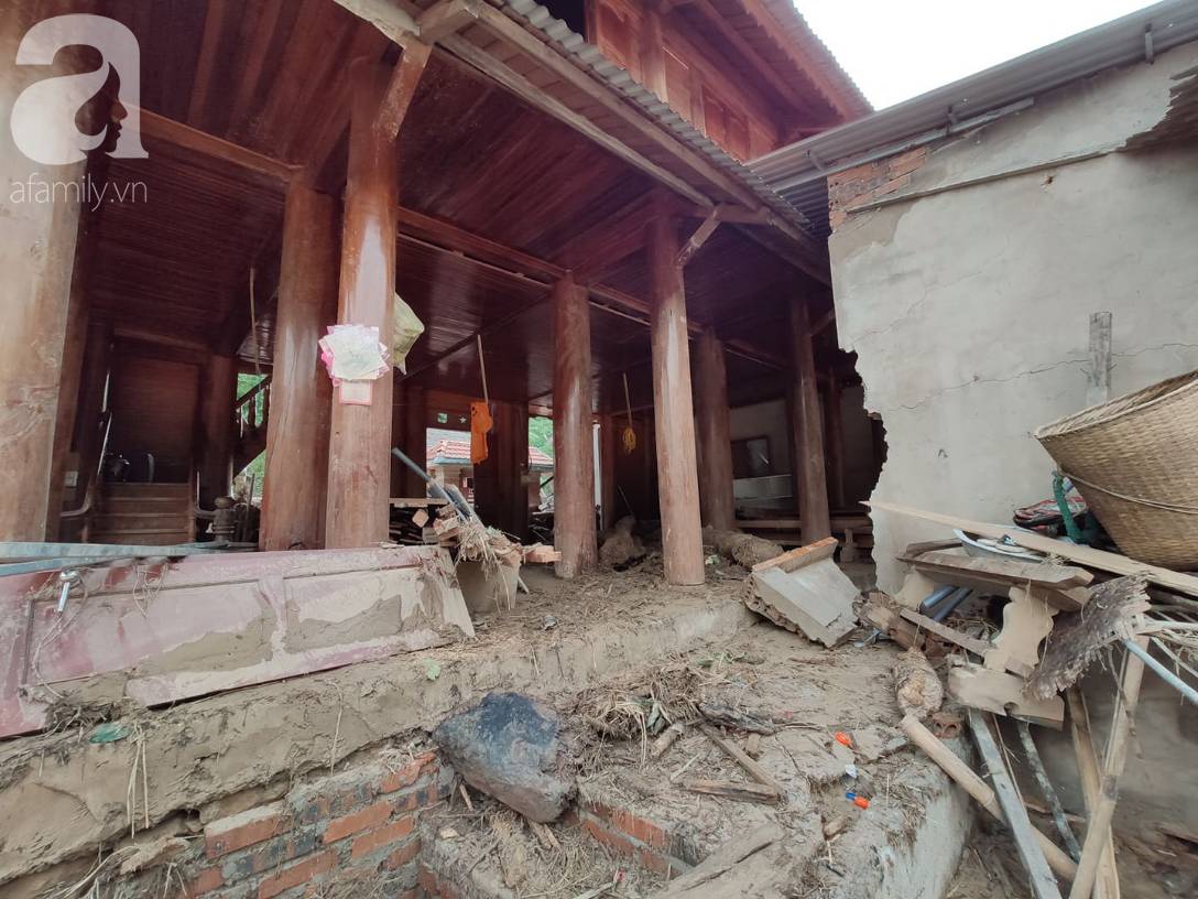 Ám ảnh tiếng khóc nghẹn của người dân vùng lũ, 12 người vẫn chưa trở về nhà: Con tôi còn nhưng bố mẹ bị nước cuốn cả rồi-9