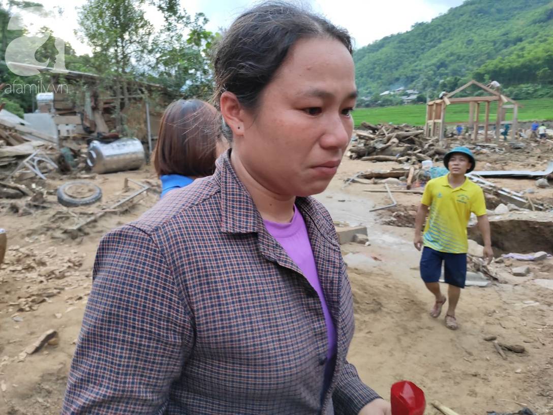 Ám ảnh tiếng khóc nghẹn của người dân vùng lũ, 12 người vẫn chưa trở về nhà: Con tôi còn nhưng bố mẹ bị nước cuốn cả rồi-11