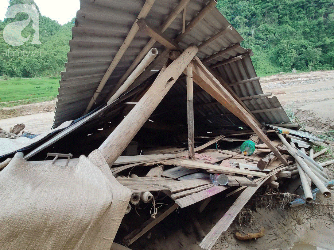 Ám ảnh tiếng khóc nghẹn của người dân vùng lũ, 12 người vẫn chưa trở về nhà: Con tôi còn nhưng bố mẹ bị nước cuốn cả rồi-13