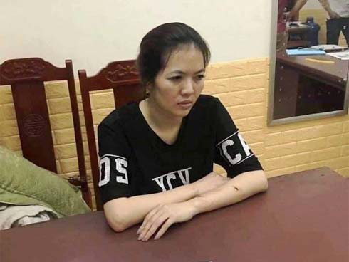 Tức tối với CSGT, cô gái chụp ảnh đăng mạng kèm chú thích bu như ruồi bị phạt 15 triệu-2