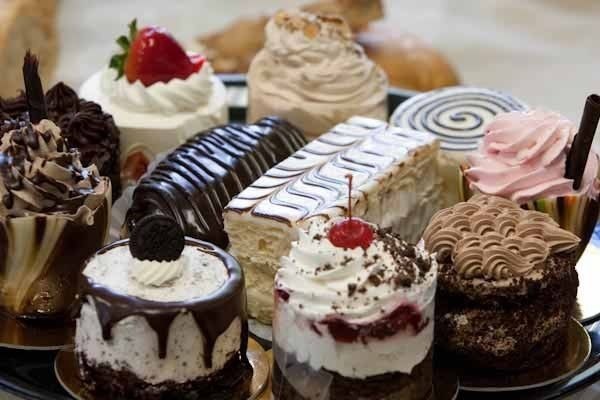 Bé gái 8 tuổi mắc ung thư thận vì bố cho uống trà sữa, ăn bánh ngọt mỗi ngày-1