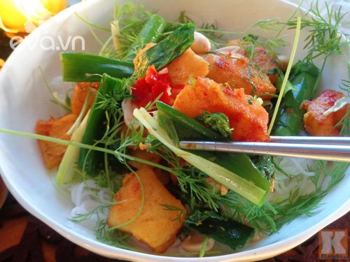 Bà mẹ gợi cảm bậc nhất showbiz Elly Trần lại trổ tài làm món kinh điển của người Hà Nội-10