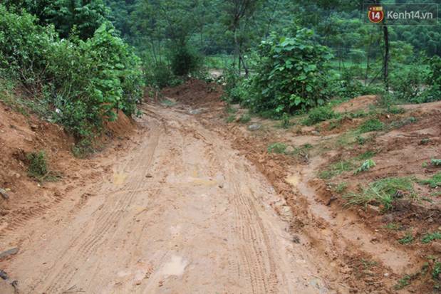 Người dân kể lại giây phút kinh hoàng khi dòng lũ nhấn chìm bản làng trong phút chốc: Nó không phải nước đâu, nó như con ác quỷ-1