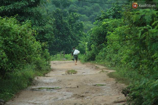 Người dân kể lại giây phút kinh hoàng khi dòng lũ nhấn chìm bản làng trong phút chốc: Nó không phải nước đâu, nó như con ác quỷ-3