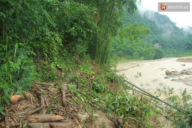 Người dân kể lại giây phút kinh hoàng khi dòng lũ nhấn chìm bản làng trong phút chốc: Nó không phải nước đâu, nó như con ác quỷ-12