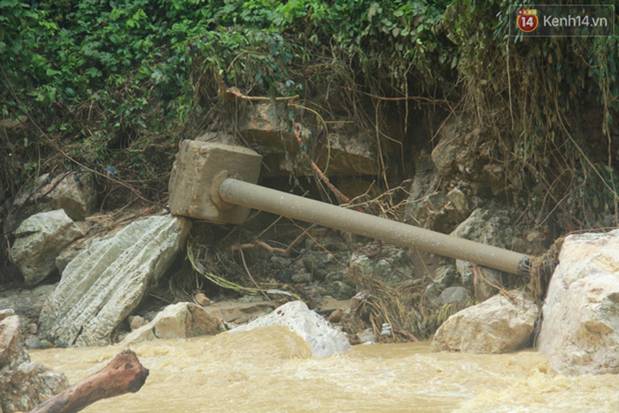 Người dân kể lại giây phút kinh hoàng khi dòng lũ nhấn chìm bản làng trong phút chốc: Nó không phải nước đâu, nó như con ác quỷ-17
