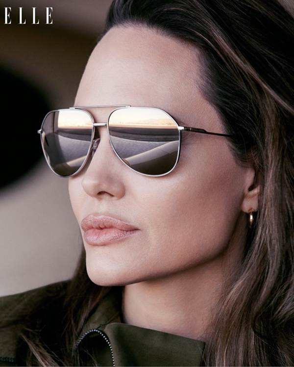 Angelina Jolie 44 tuổi đẹp rạng ngời với thần thái mê hoặc-6