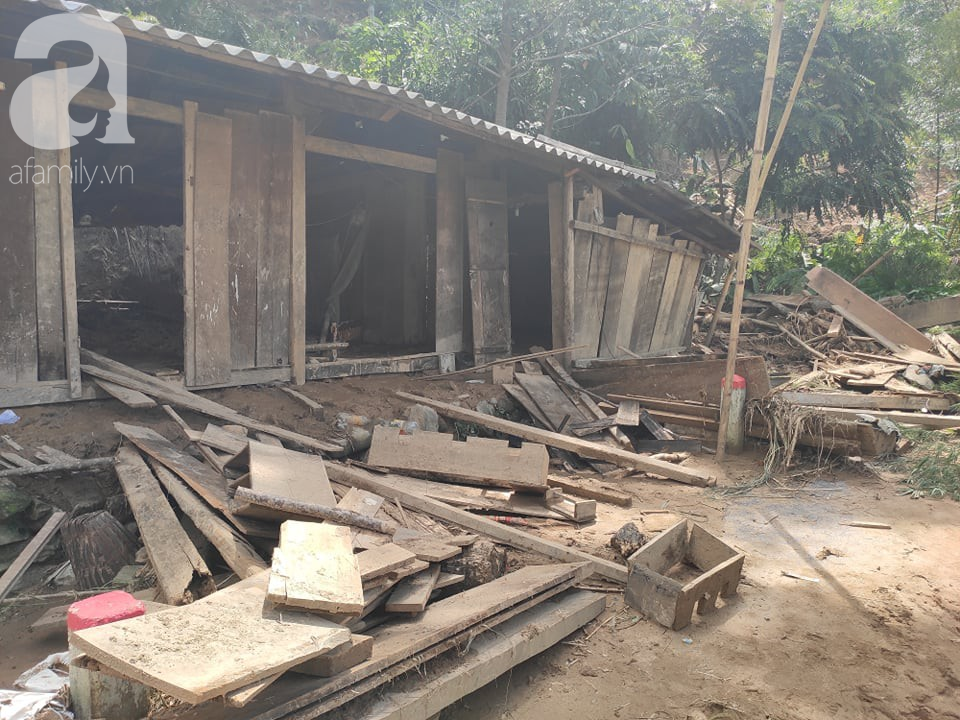 Đám tang đẫm nước mắt của Trưởng công an xã bị đất đá vùi lấp khi di dời dân: 3 đứa con thơ khóc ngất bên linh cữu cha-14