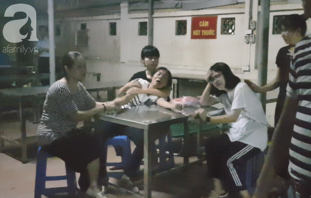 Vụ bé trai 6 tuổi tử vong do trường quốc tế bỏ quên trên ô tô: Mẹ bé trai liên tục ngất xỉu, gào khóc gọi tìm con-2