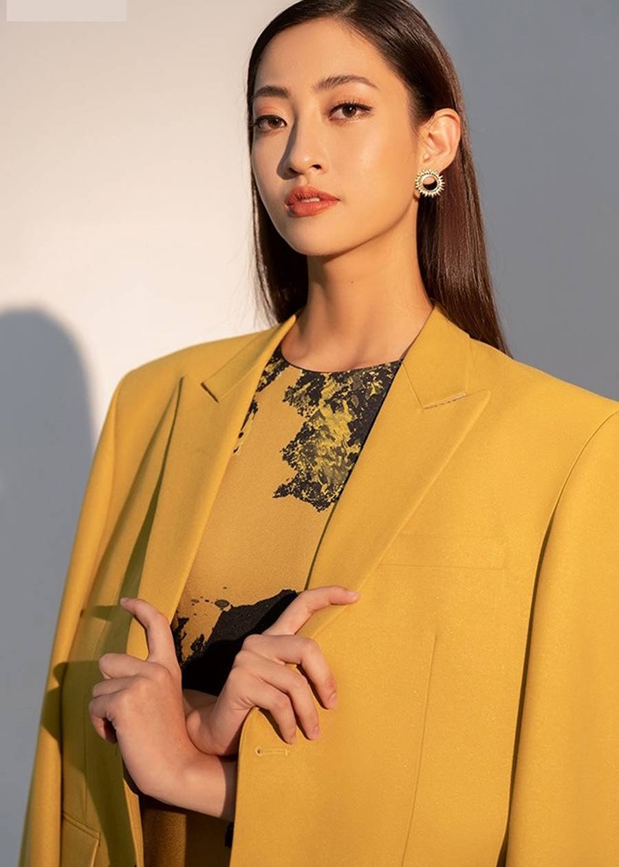 Hoàng Thuỳ mặc bikini khoe đường cong bỏng mắt sau nghi án nâng cấp vòng 1-7