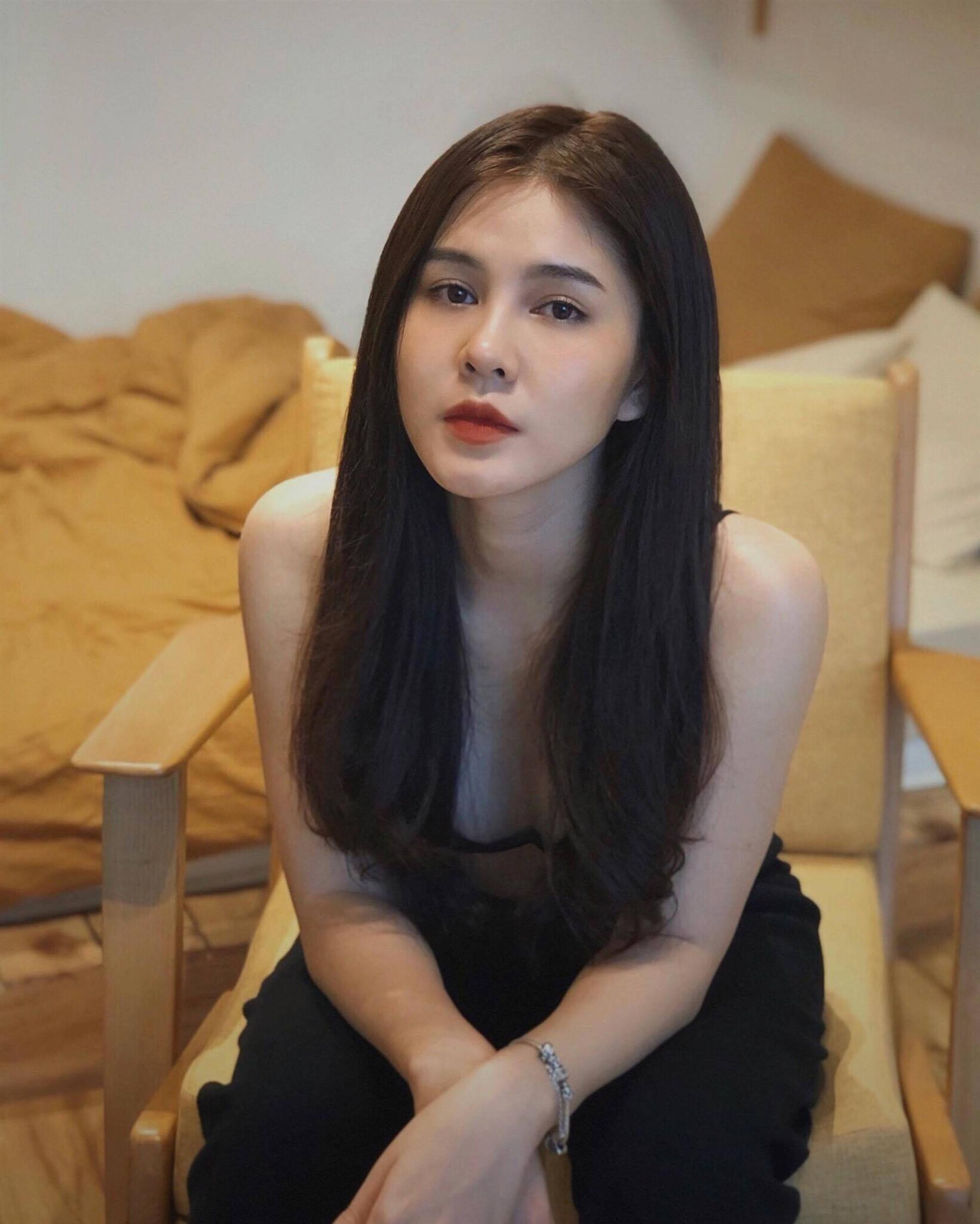 MC Thể thao Thu Hoài ngày càng chuộng style gợi cảm-6