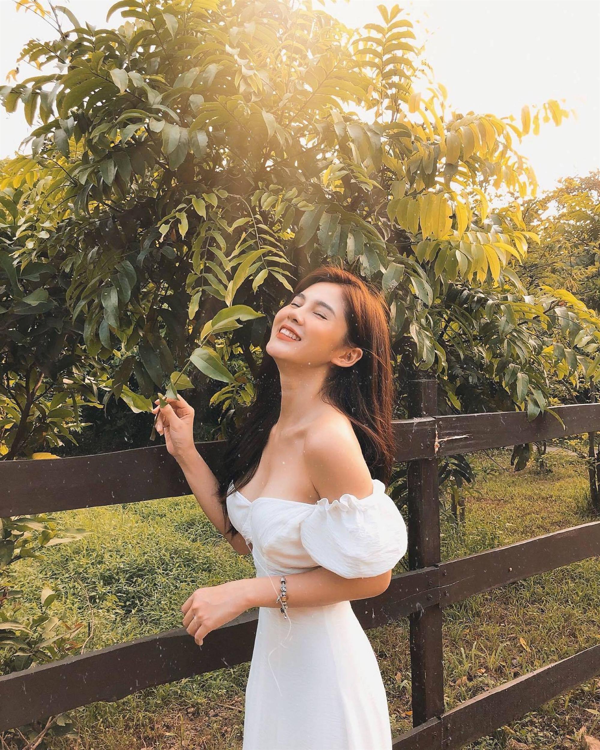 MC Thể thao Thu Hoài ngày càng chuộng style gợi cảm-7