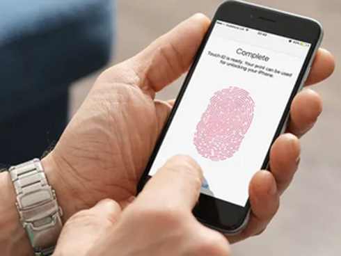 Người dùng iPhone hãy cẩn thận: Face ID có thể bị qua mặt dễ dàng chỉ với một chiếc kính và một ít băng dính-3