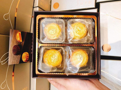 Bắt giữ nhiều thùng bánh trung thu nhập lậu từ Trung Quốc-1