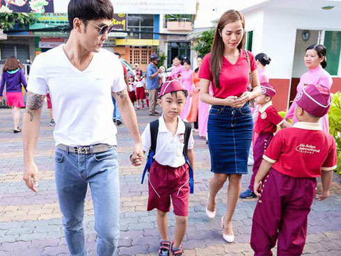 Vừa xin lỗi chuyện cấu tay bé Henry với lời biện minh kéo tay con lỡ trúng cạnh bàn Kin Nguyễn đã lại vội xoá đi-3