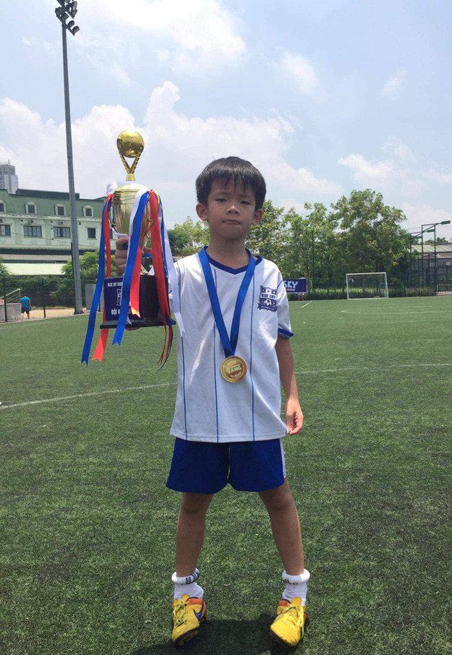 Bị bỏ quên trên xe, bé 10 tuổi Hà Nội sống sót và 9 giờ tìm đường về nhà-2