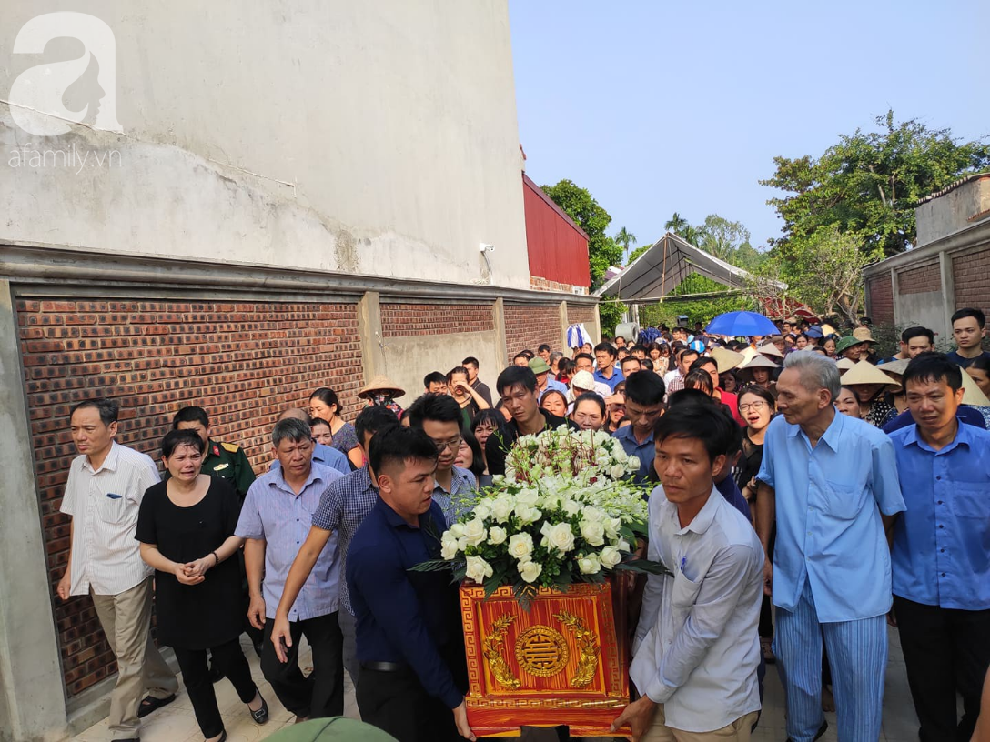 Đám tang đẫm nước mắt của bé trai 6 tuổi trường Gateway: Hãy an nghỉ con nhé, người lớn nợ con một lời xin lỗi...-1