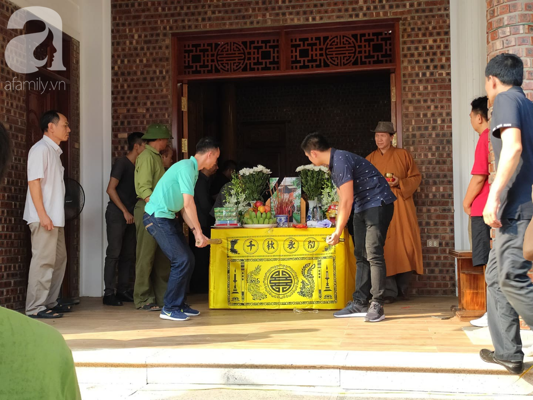 Đám tang đẫm nước mắt của bé trai 6 tuổi trường Gateway: Hãy an nghỉ con nhé, người lớn nợ con một lời xin lỗi...-6