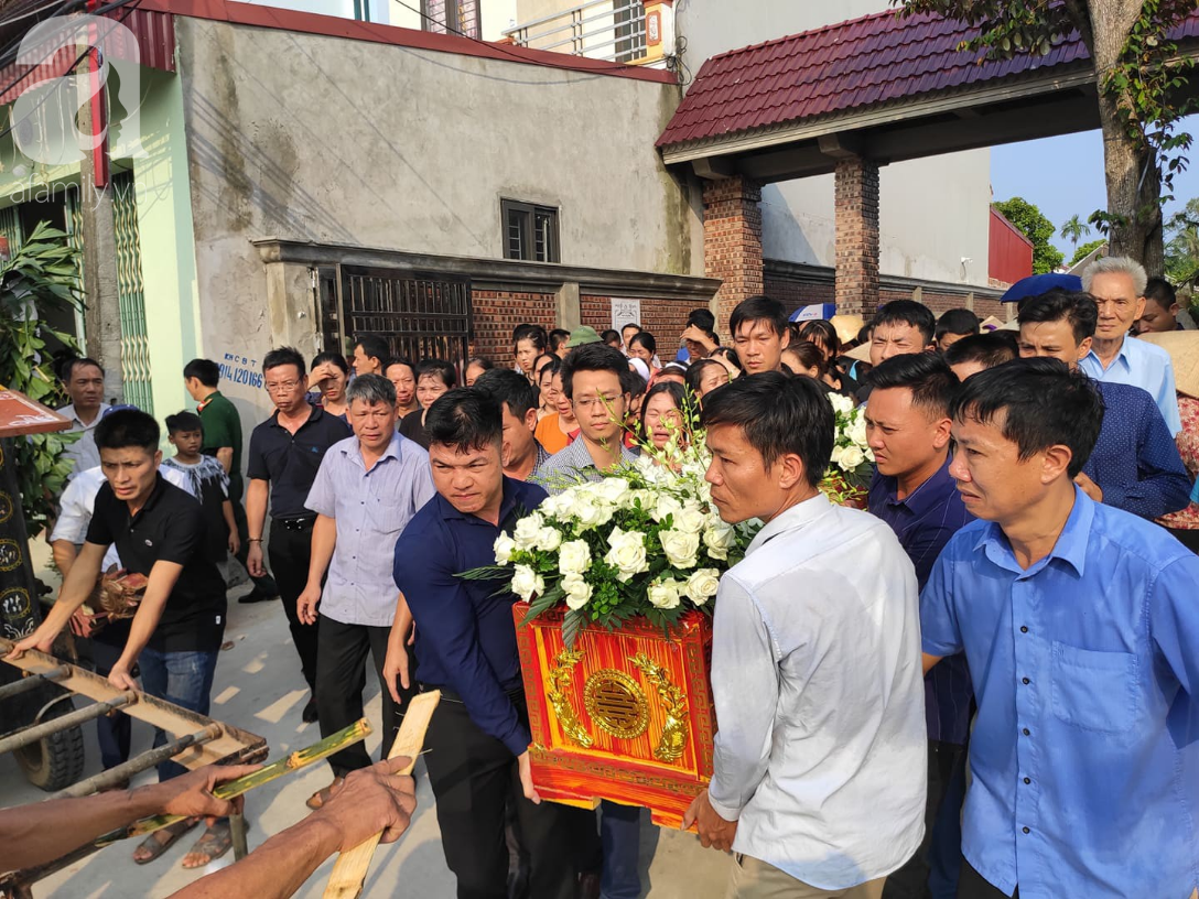 Đám tang đẫm nước mắt của bé trai 6 tuổi trường Gateway: Hãy an nghỉ con nhé, người lớn nợ con một lời xin lỗi...-7