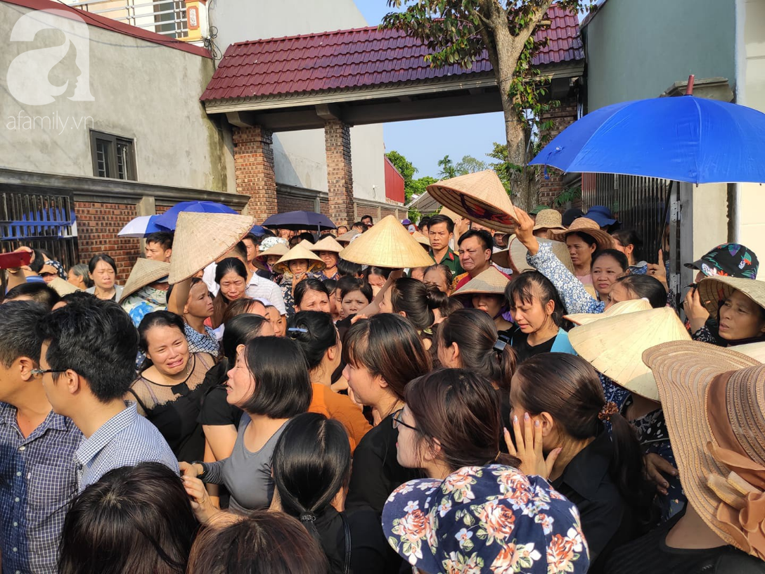 Đám tang đẫm nước mắt của bé trai 6 tuổi trường Gateway: Hãy an nghỉ con nhé, người lớn nợ con một lời xin lỗi...-9