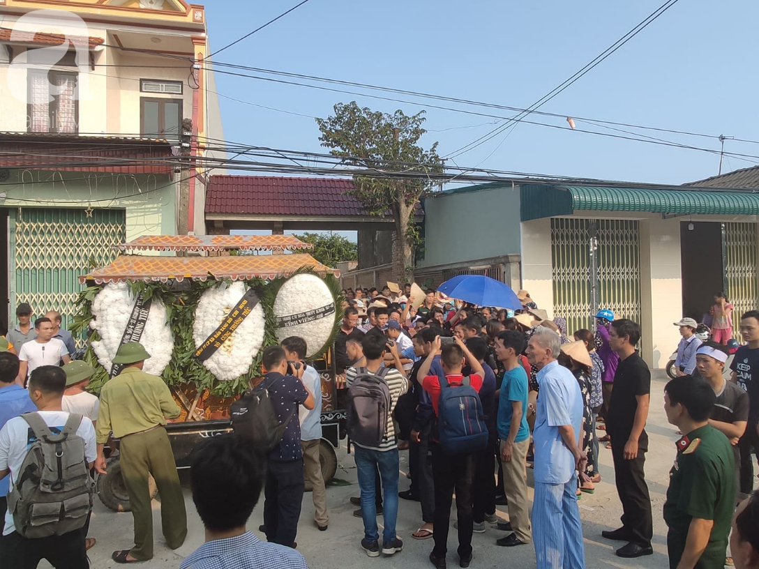 Đám tang đẫm nước mắt của bé trai 6 tuổi trường Gateway: Hãy an nghỉ con nhé, người lớn nợ con một lời xin lỗi...-12