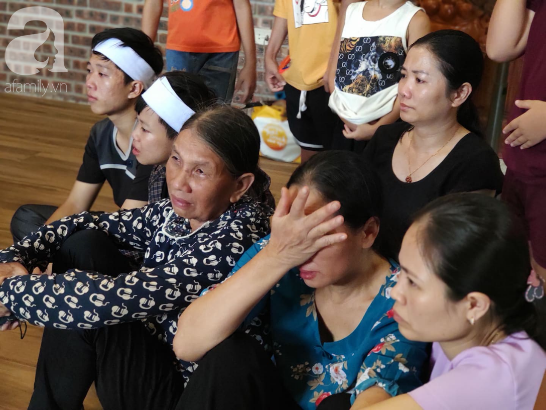 Đám tang đẫm nước mắt của bé trai 6 tuổi trường Gateway: Hãy an nghỉ con nhé, người lớn nợ con một lời xin lỗi...-13