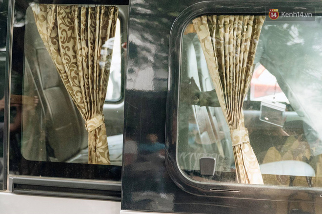 Clip thực nghiệm kỹ năng thoát hiểm khi bị mắc kẹt trong xe ô tô: Khóa cửa, tắt máy, còi xe liệu vẫn hoạt động?-3